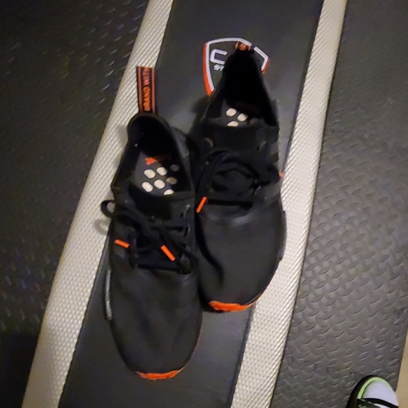 Adidas NMD R1 - Picture 2 of 4